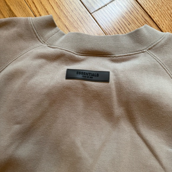 Essentials Fear of God crewneck (2 sweater) BUNDLE WITH CHAMPION - Picture 3 of 10